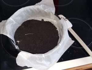 Oreo's spread to make the cheesecake base, you can see it's a bit thin