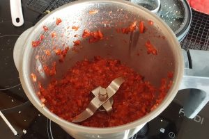 Cooking the strawberry sauce