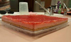 Cheesecake served beautifully in the Delicake Master